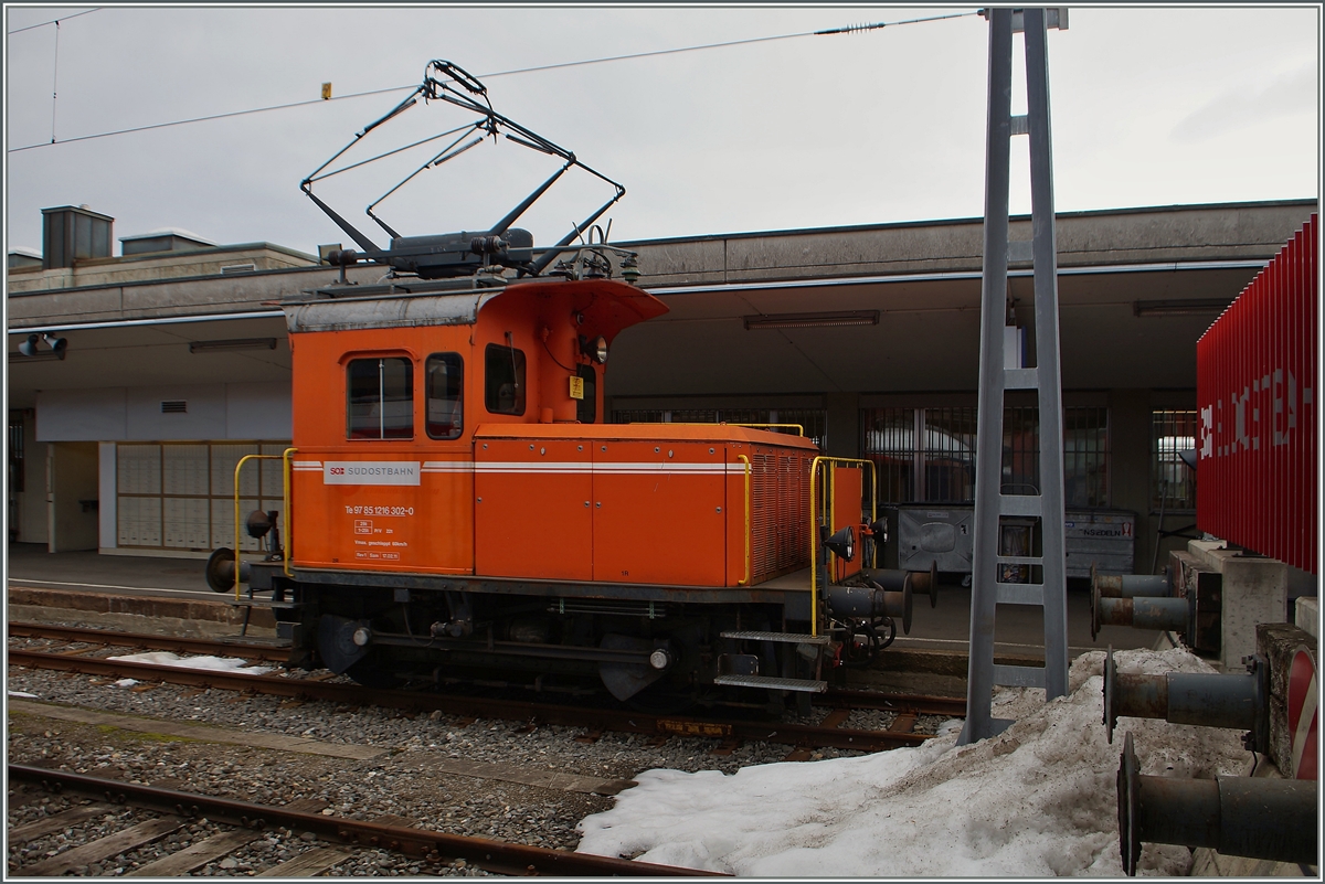 Der SOB Te 97 85 1 216 302-0 in Einsiedeln.
17. März 2015