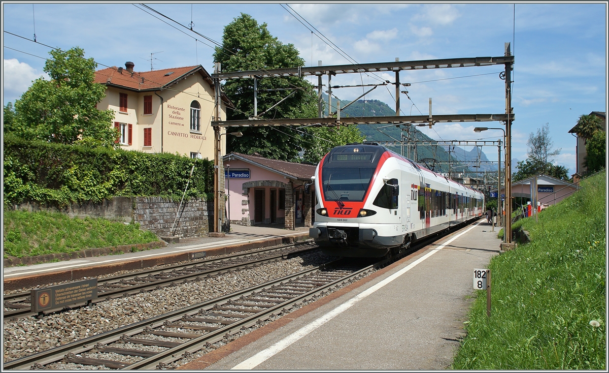 Der  TILO  Flirt RABe 524 002 hält in Lugano Paradiso. 
5. Mai 2014