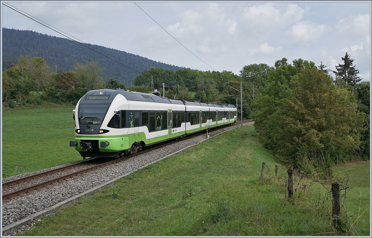 Der TransN RABe 527 331 auf dem Weg von Le Locle nach Neuchâtel bei Geneveys sur Coffrane. 

3. Sept. 2020