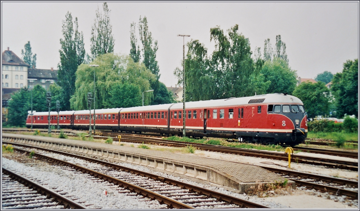 Der VT 612 507-4  Stuttgarter Rössle  in Lindau. 

Analogbild vom 14. Juni 1996