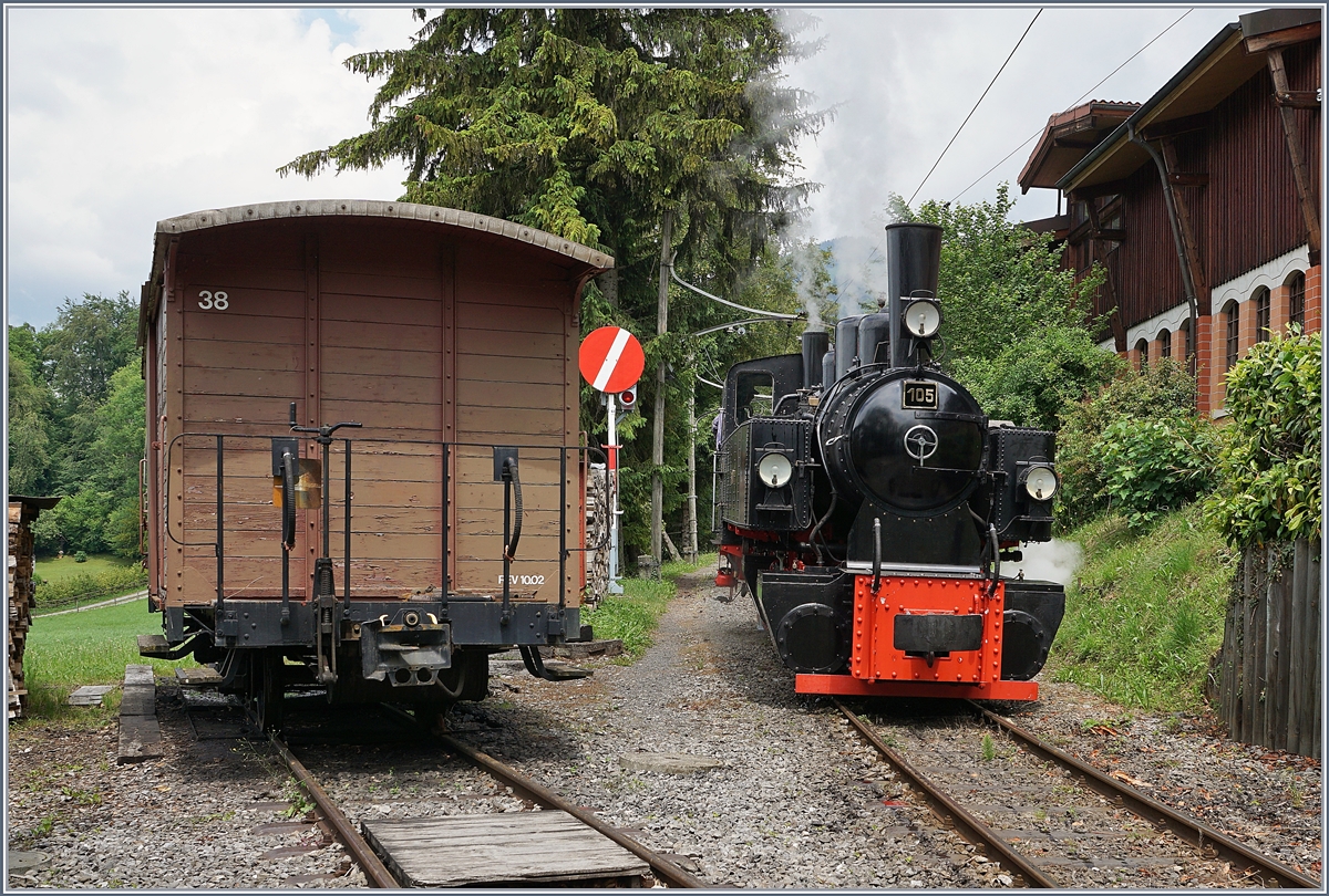 Die Blonay-Cahmby G 2x 2/2 105 und der CEV Gk 38 in Chaulin, zwei Fahrzeuge, die mir seit der Ankunft vor vielen Jahren in der Region vertraut sind. 

13. Juni 2020
