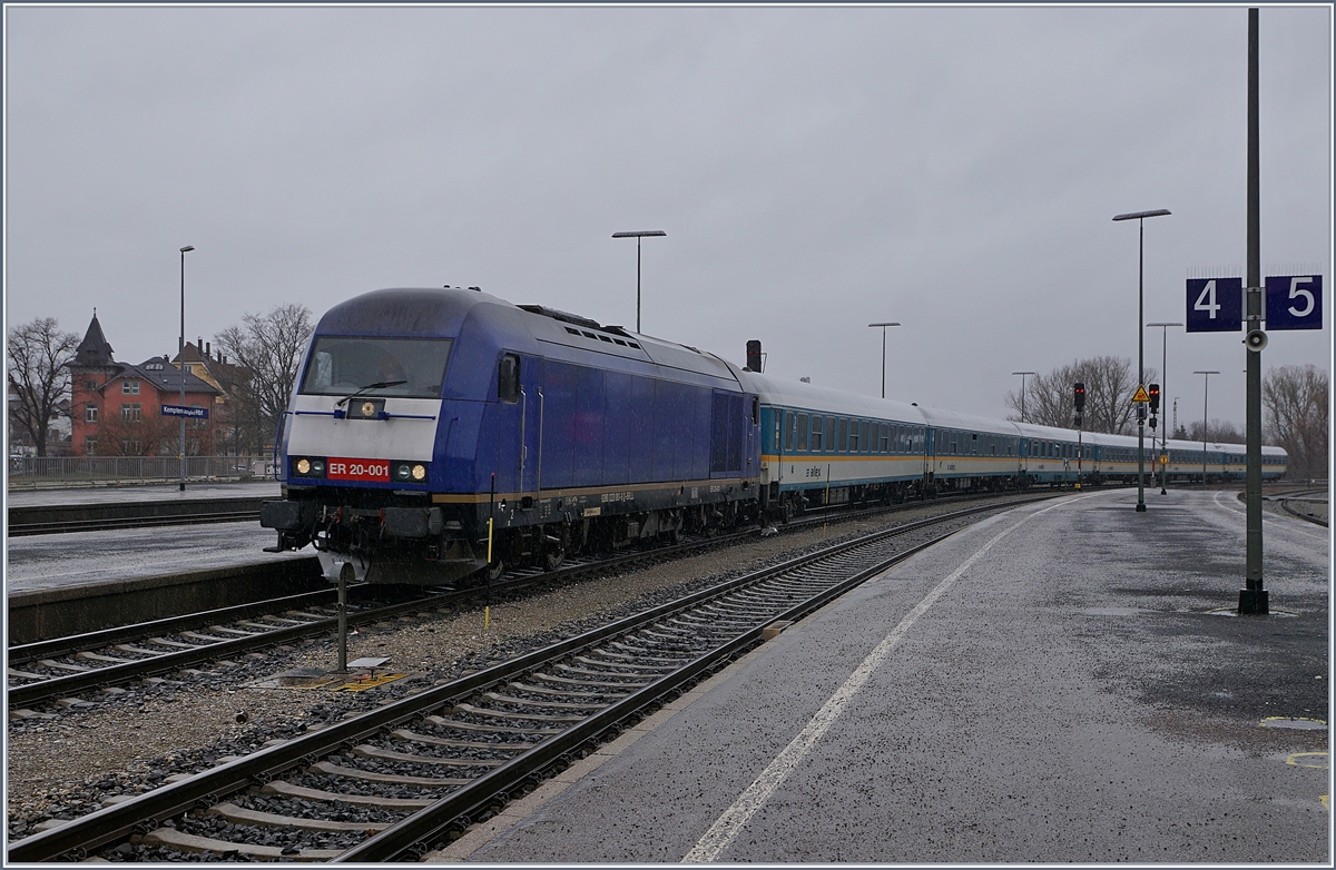 Die ER 20-001 (V 223) erreicht mit ihrem Alex nach Lindau den Bahnhof Kempten (Allgäu).

15. März 2019