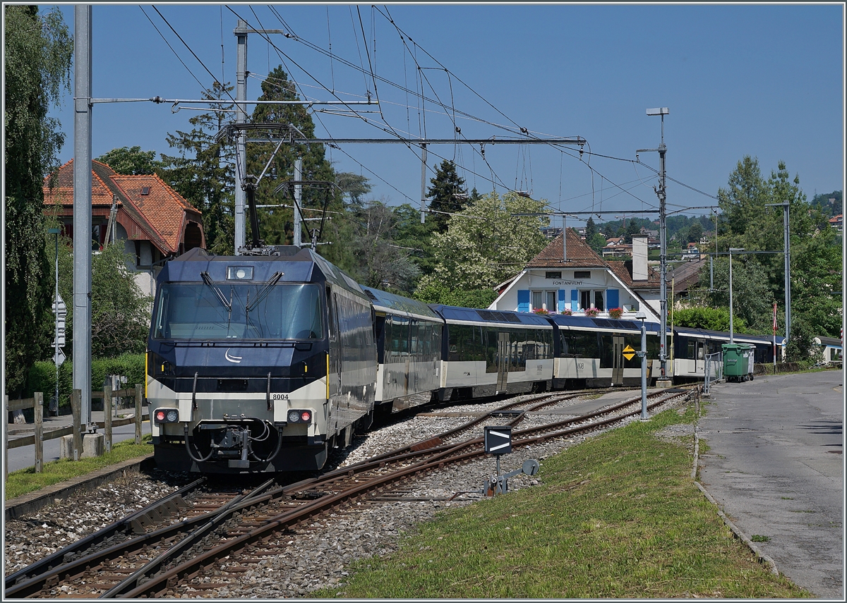 Die MOB Ge 4/4 8004 schiebt bei Fontanivent ihren MOB Panoramic Express in Richtung Montreux.

18. Mai 2020
