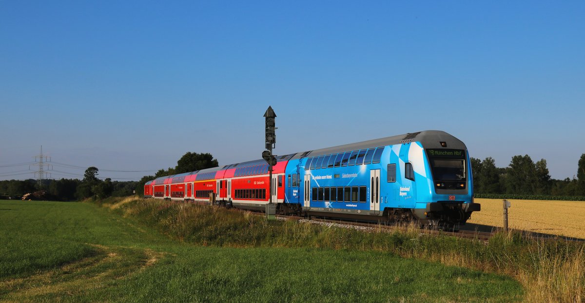 Die Regionalbahn nach München Hbf. konnte am 04.07.17 bei Markt Schwaben aufgenommen werden.