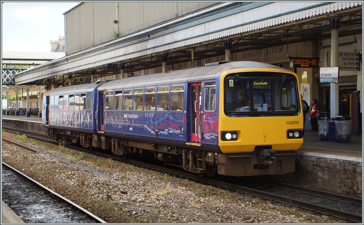 Die robusten, zweiteiligen Zweiachs-Triebwagen der Class 143 bewältigen einen Grossteil des Regionalverkehrs zwischen Exmouth und Paignton. Hier wartet der 143 619  in Exeter St David auf seine Abfahrt.
13. Mai 2014