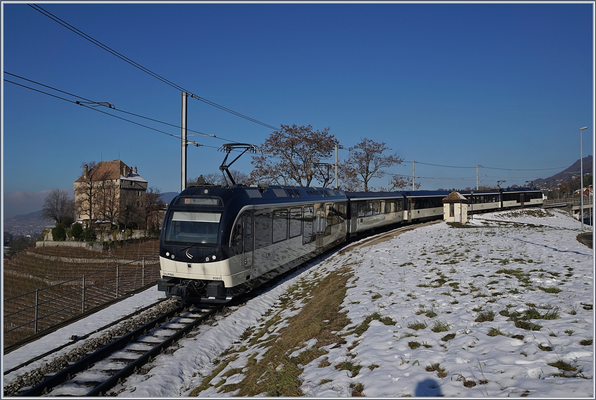 Ein  Alpina -MOB Regionalzug bei Châtelard VD.
6. Dez. 2017