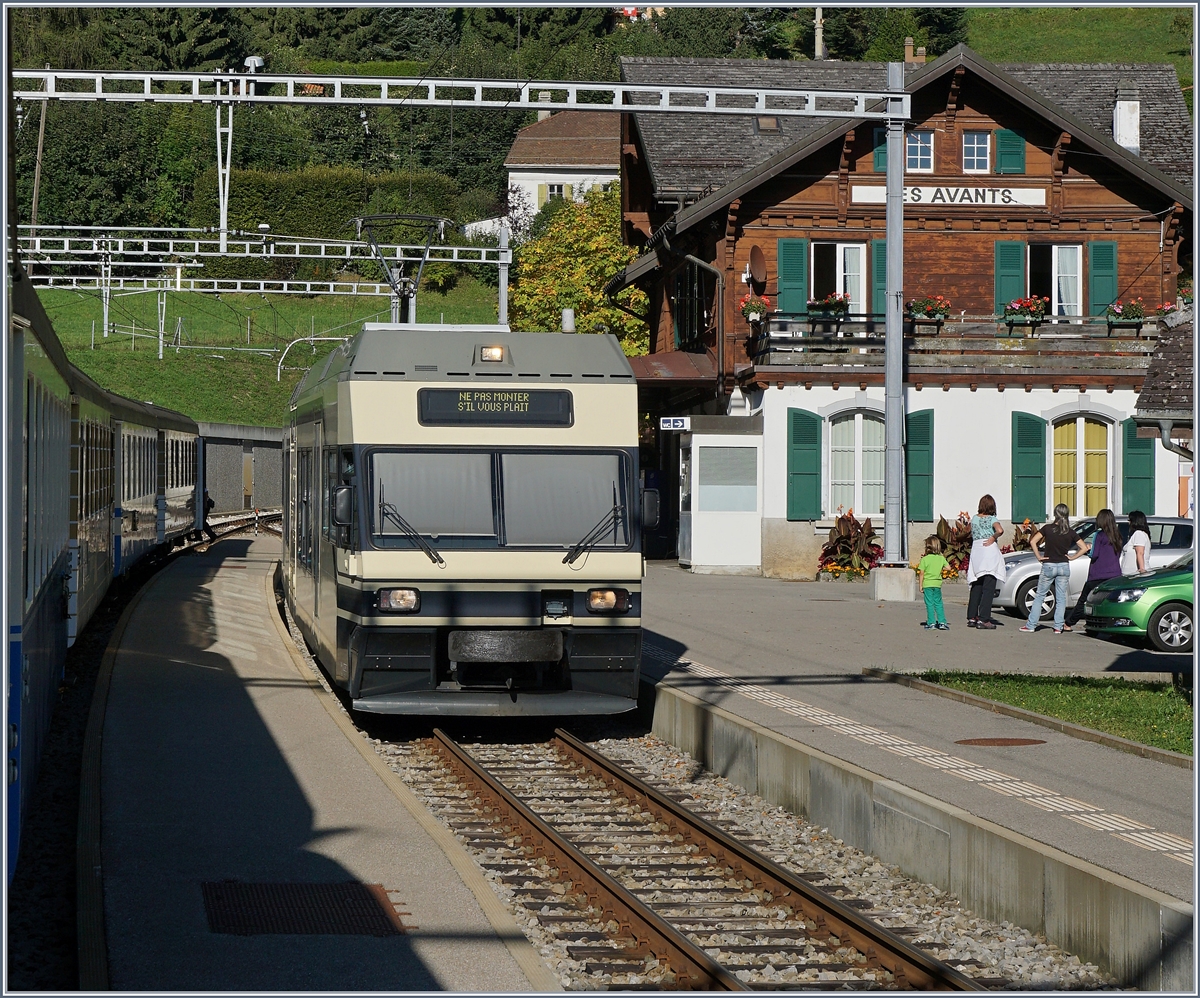 Ein CEV/MVR GTW Be 2/6 wartet in Les Avants auf die Rückfahrt nach Montreux.
30. Juni 2016