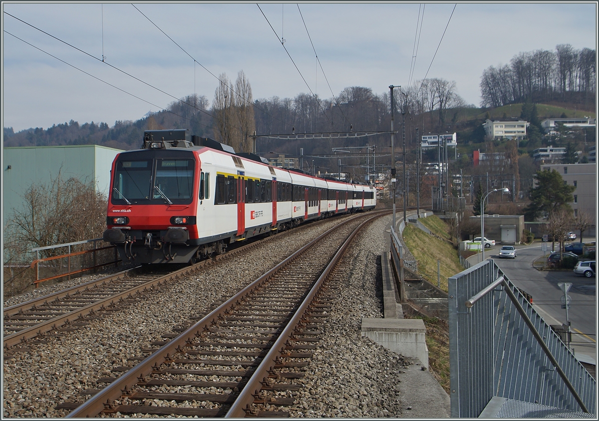 Ein Domino nach Arth Goldau (dann Busersatz bis Brunnen) verlässt Luzern Verkehrshaus.
17. März 2015