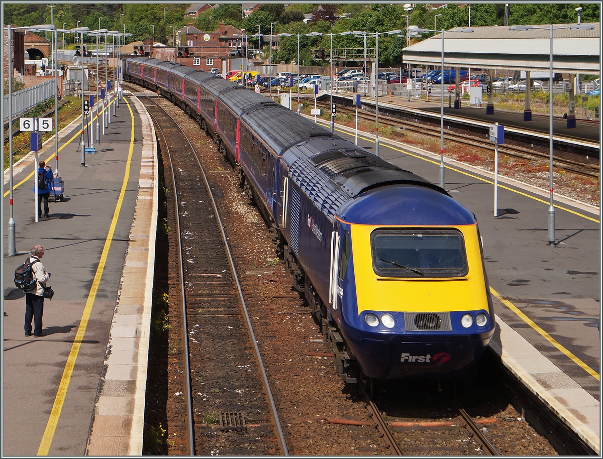 Ein First Great Western HST 125 erreicht Exeter St David. 
11. Mai 2014