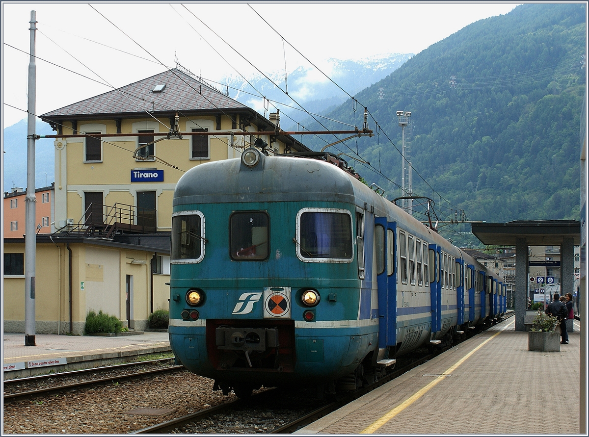 Ein FS ALe wartet in Tirano auf die Abfahrt nach Sondrio.
9. Mai 2010