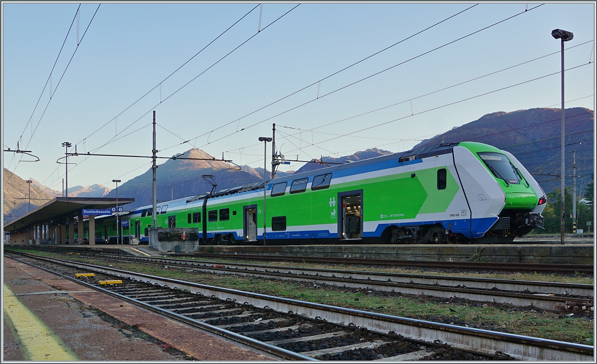 Ein Trenord ETR 421 030 ist von Milano kommend in Domodossola eingetroffen. 

28. Okt. 2021 