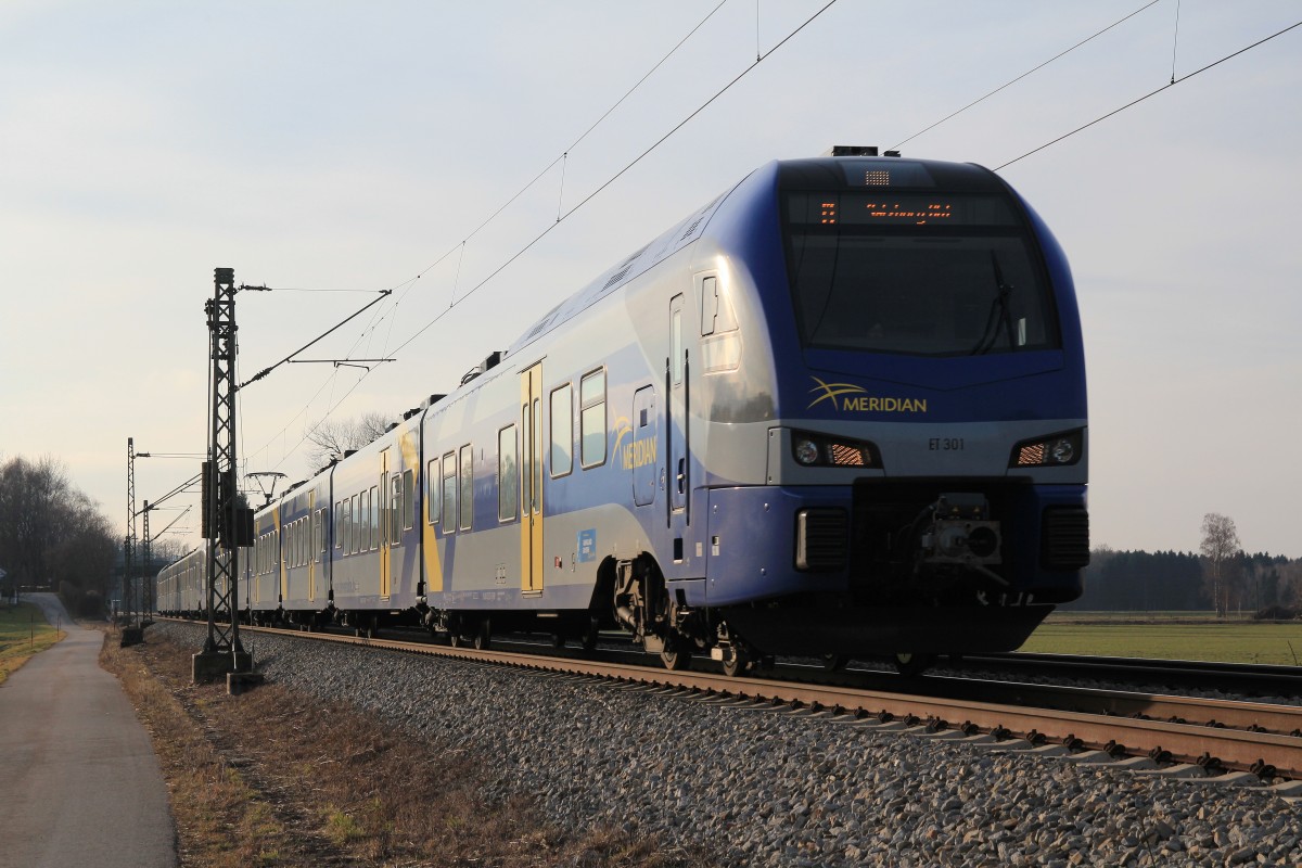 ET 301 fhrt am 12. Januar 2014 bei bersee in Richtung Salzburg.