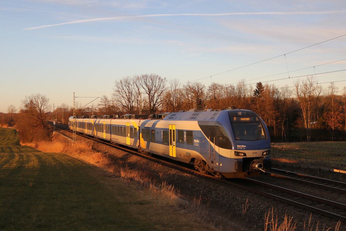 ET 304 im letzten Sonnenlicht des 16. Januar 2020 bei Hilperting.