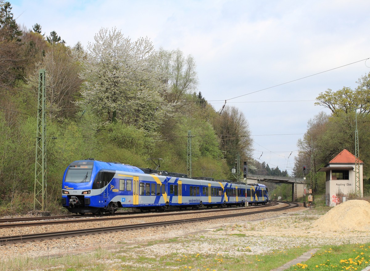 ET 310 aus Mnchen kommend am 14. April 2014 im Bahnhof von Assling.