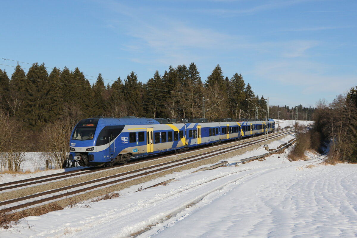 ET 321 am 24. Januar 2022 bei Grabensttt im Chiemgau.