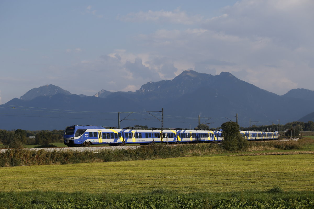 ET 326 aus Salzburg kommend am 18. September 2018 bei Bernau.