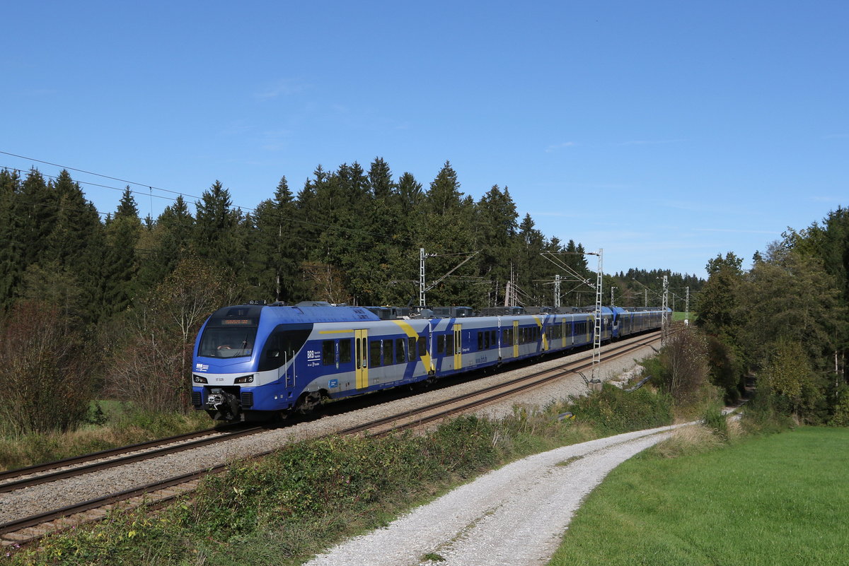 ET 328 aus Salzburg kommend am 8. Oktober 2020 bei Grabensttt.