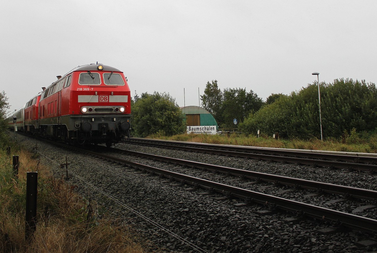 IC 2310 fährt gleich in den Bahnhof von Niebüll ein. Ein Hoch auf die Brücke in Niebüll...Bei diesem Wetter war ein trockener Unterstand echt gut. (17-08-2014)