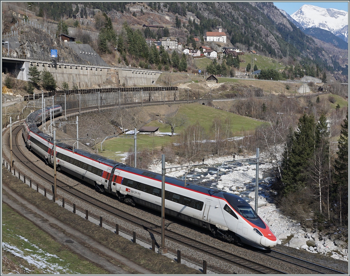 Infolge eine etwas knappen Bestand an ICN verkehren auf der Gotthardstrecke einige ETR 610 in ICN Umläufen. 
Bei Wassen, den 17. März 2016
