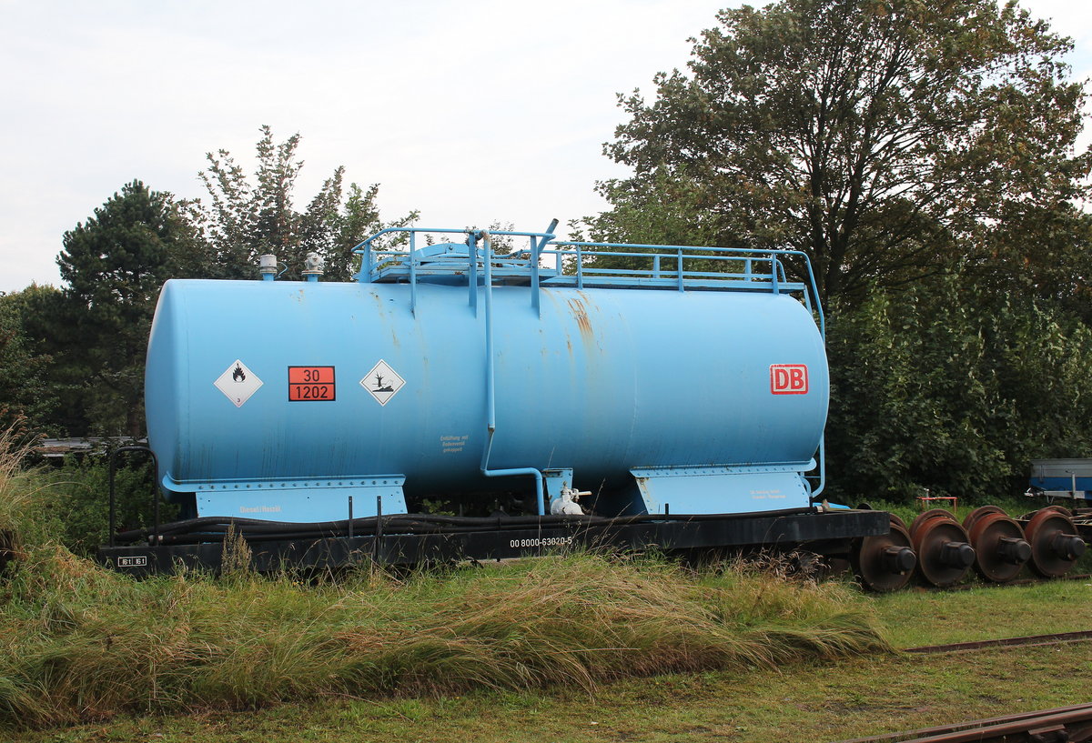 Kesselwagen der  Wangerooger Inselbahn . Aufgenommen am 28. August 2016 im Bahnhof von Wangerooge.