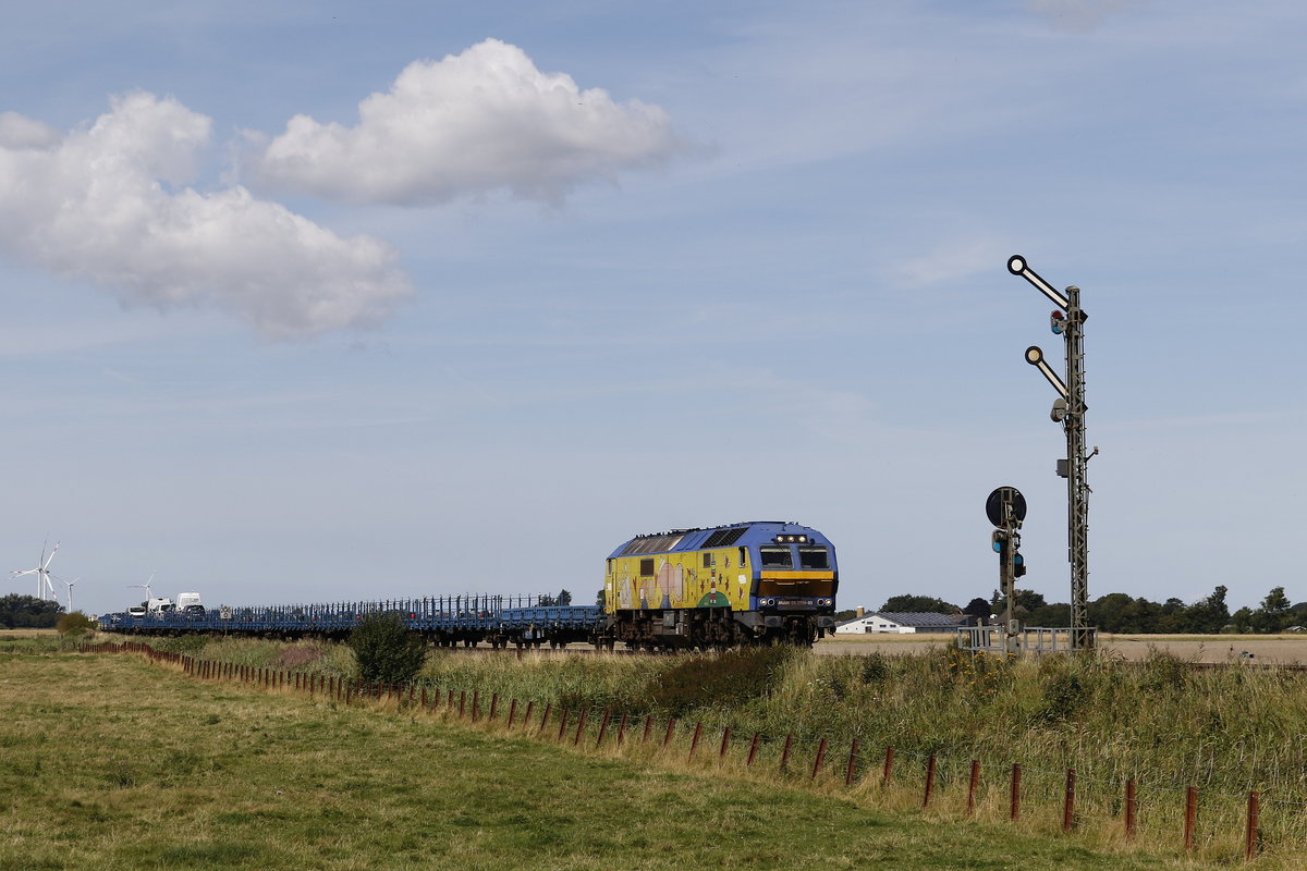 MAK DE 2700-03 aus Sylt kommend am 14. August 2017 bei Lehnshallig.