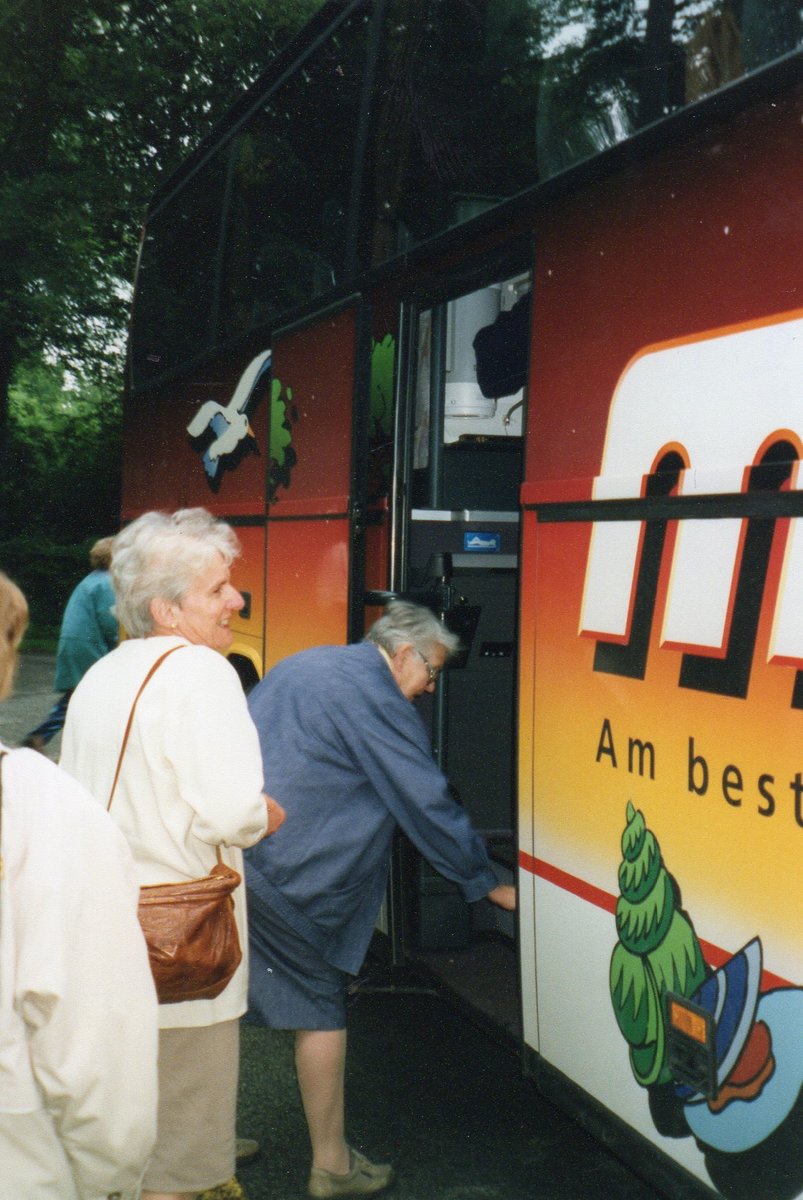 (MD018) - Aus dem Archiv: Marti, Kallnach - Nr. 8/NE 98'718 - Setra im Juni 1997 in Frankreich