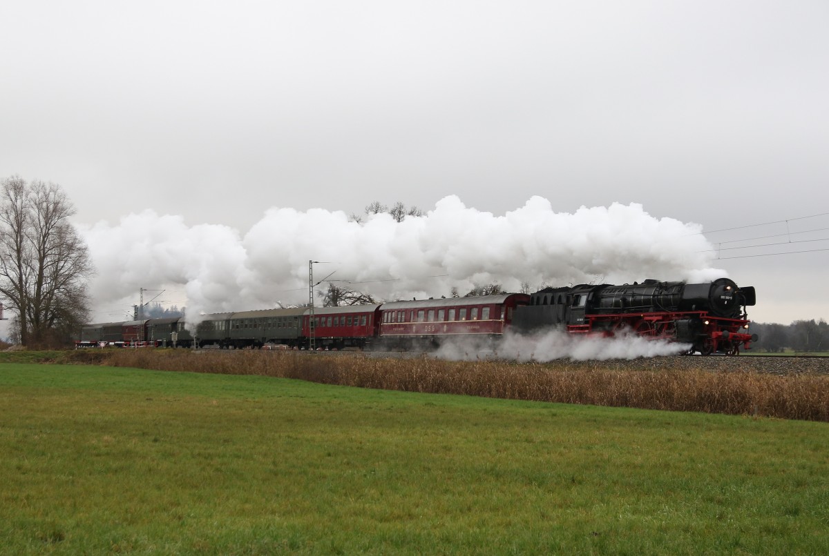 Nochmals ein Foto von der 01 180-9 mit ihrem Sonderzug, diesmal von der anderen Seite, bei Bernau am Chiemsee.