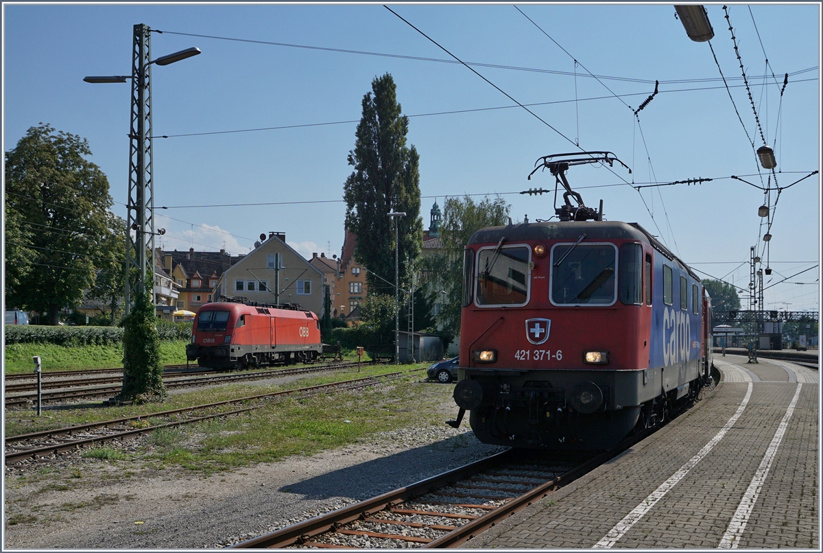 ÖBB 1116 261 und SBB Re 421 371-6 im deutschen Lindau.
9. Sept. 2016