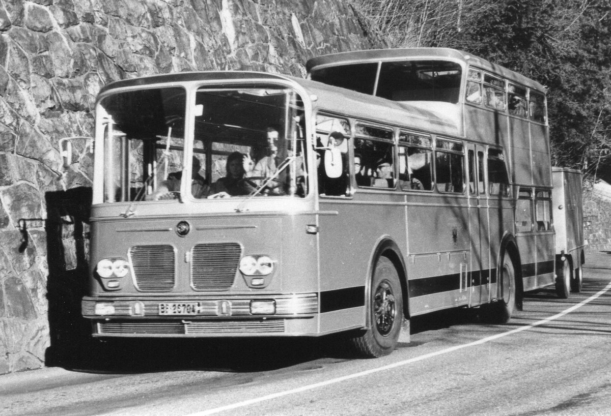 (Q 09) - Aus dem Archiv: AFA Adelboden - Nr. 4/BE 26'704 - FBW/Vetter-R&J um 1969 in Achseten, Grund-Ladholz