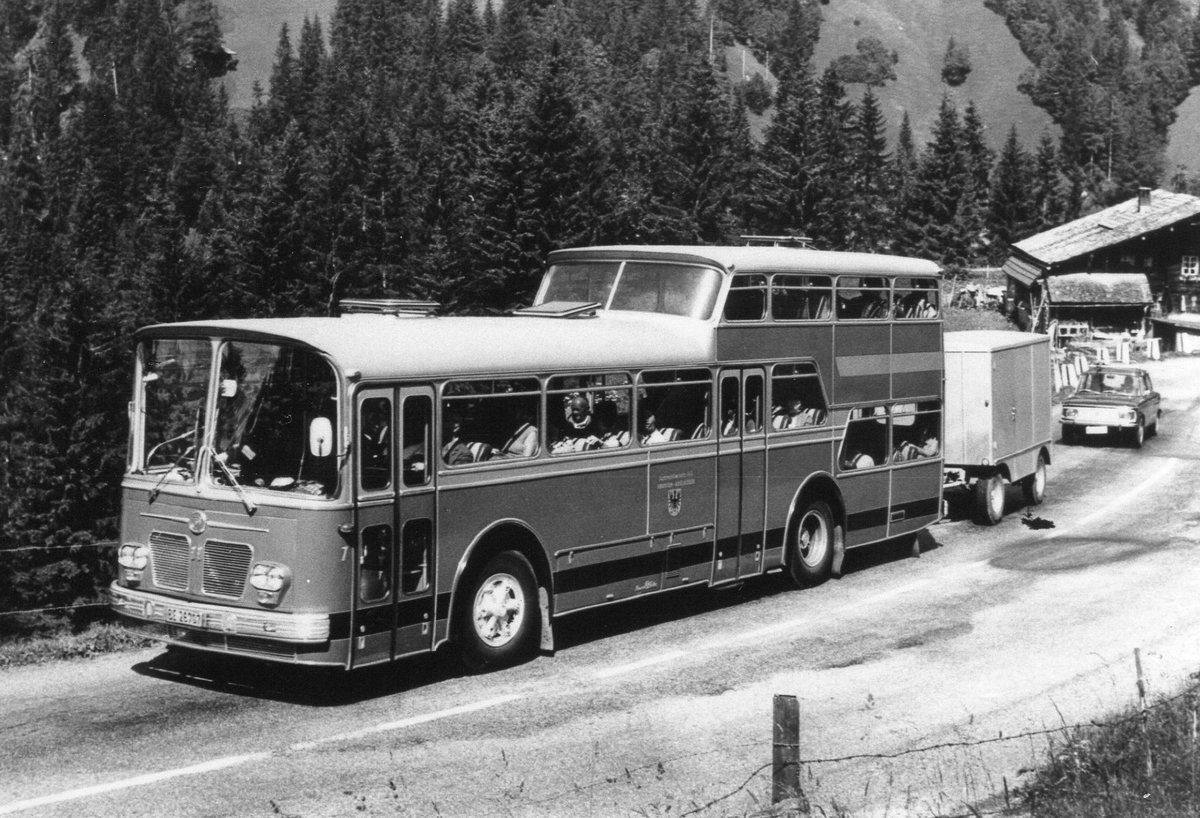 (Q 16) - Aus dem Archiv: AFA Adelboden - Nr. 7/BE 26'707 - FBW/Vetter-R&J Anderthalbdecker um 1969 in Achseten, Tregel