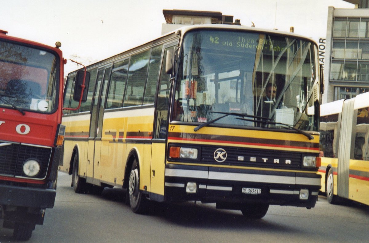 (R 4117) - Aus dem Archiv: STI Thun - Nr. 17/BE 363'613 - Setra (ex AvH Heimenschwand Nr. 7) am 11. Mrz 2005 beim Bahnhof Thun