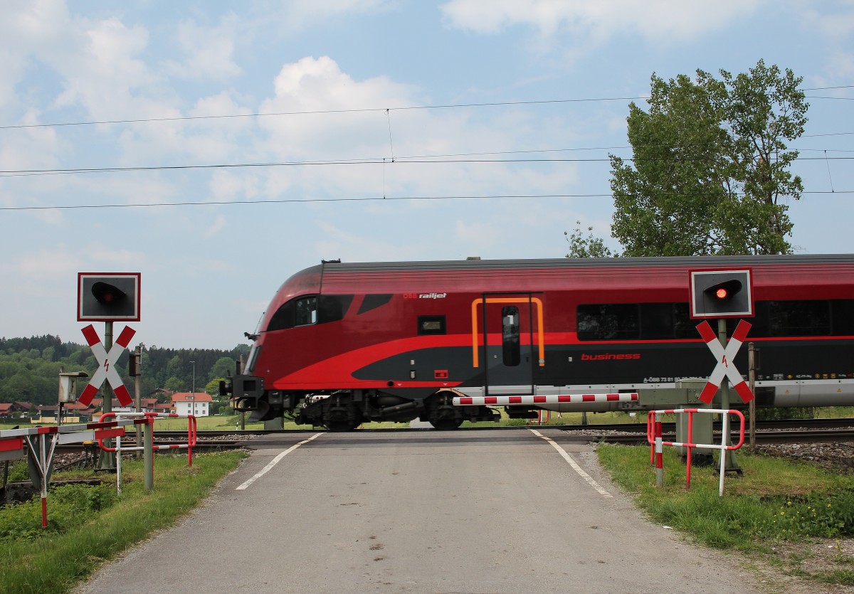 Railjet-Steuerwagen am 13. Mai 2015 bei Weisham.