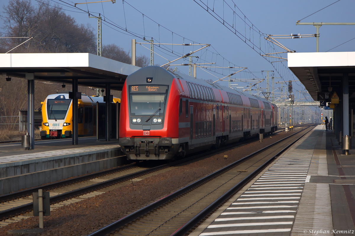 RE5 (RE 18511) von Neubrandenburg nach Falkenberg(Elster) in Jüterbog. Geschoben hatte die 112 110-2. 17.02.2015