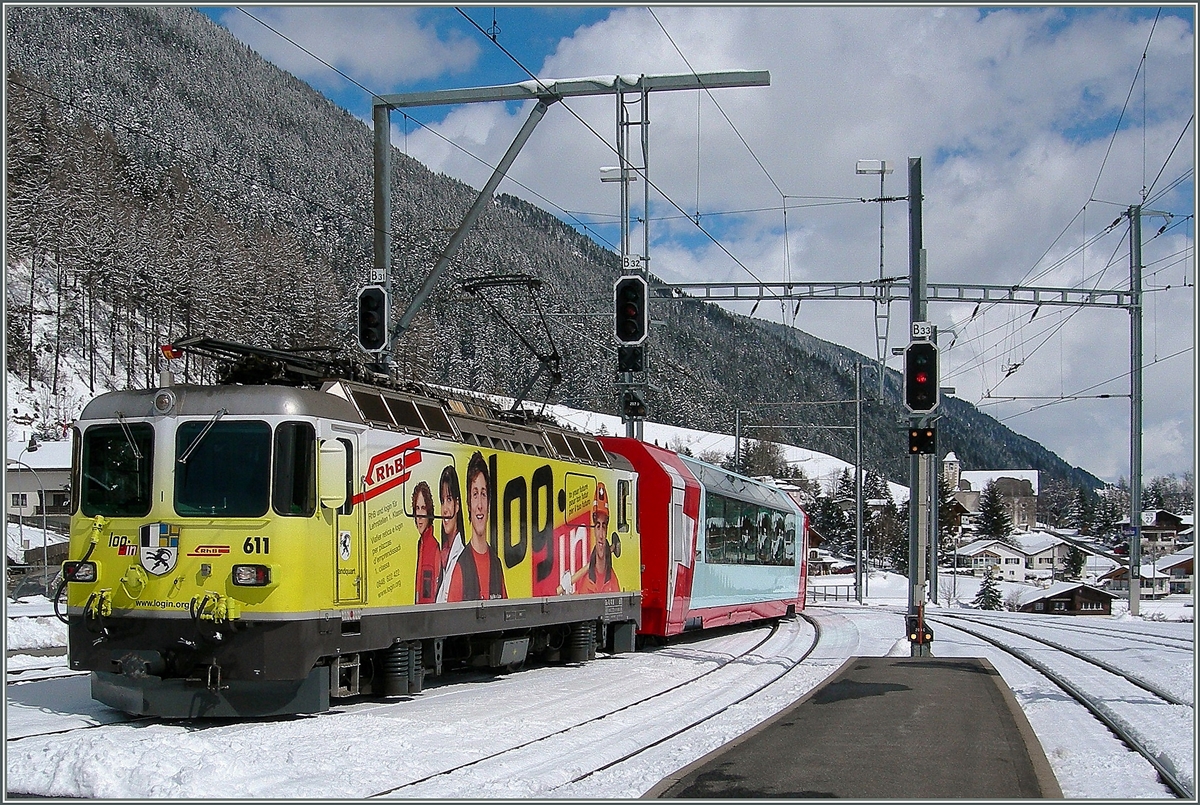 RhB Ge 4/4 II 611 erreicht mit dem Glacier Express Disentis.
22. März 2008