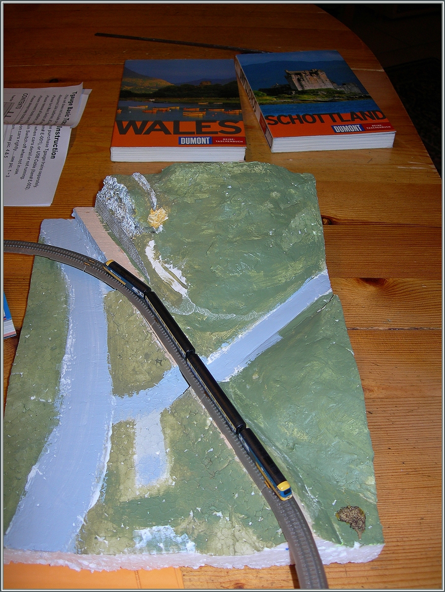 Tag der Modelleisenbahn / 2. Dezember: Jeder fängt mal klein an; wobei die T-Gaube wirklich winzig klein ist...

20. Feb. 2013