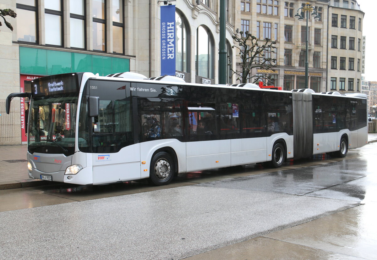 VHH Hamburg - Nr. 1551/HH-V 9551 - Mercedes am 30. Dezember 2023 in Hamburg (Aufnahme: Martin Beyer) 