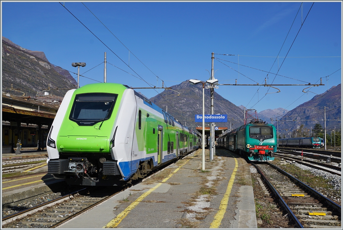 Während die Trennord E 464 122 mit ihrem Doppelstockwagenzug in wenigen Minuten nach Milano Porta Garibaldi (mit Halt auf den meisten Stationen) fahren wird, wird der Trenord ETR 421 034 (UIC 94 83 4421 034-2 I-TN) in gut einer Stunde nach Milano Centrale fahren und nur die grösseren Stationen bedienen. 

28. Oktober 2021