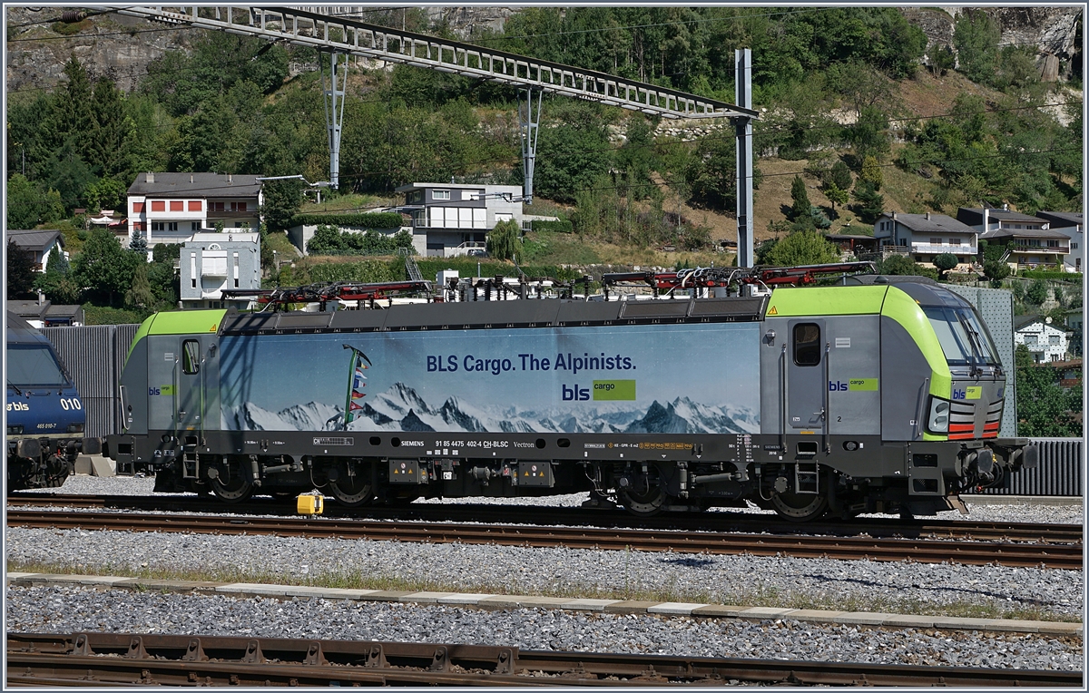 Wochendendruhe der BLS Re 475 402 (UIC 91 85 4475 402-4 CH-BLSC) in Brig.
22. Juli 2017