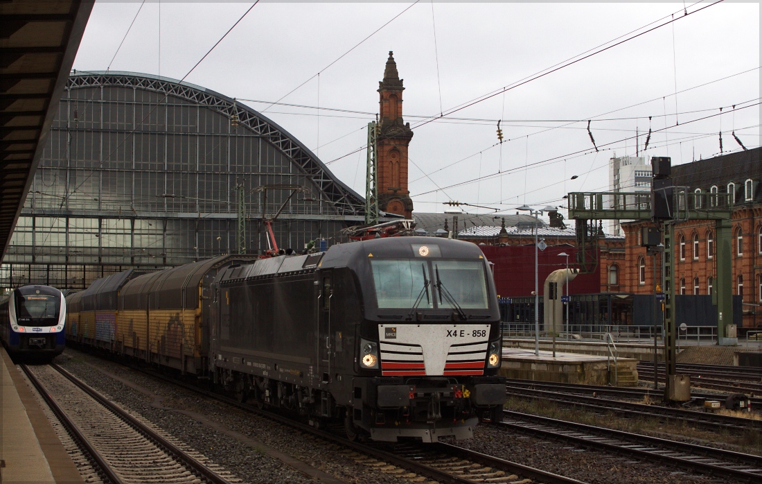 X 4 E 858 am 14.06.14 mit Autozug in Bremen