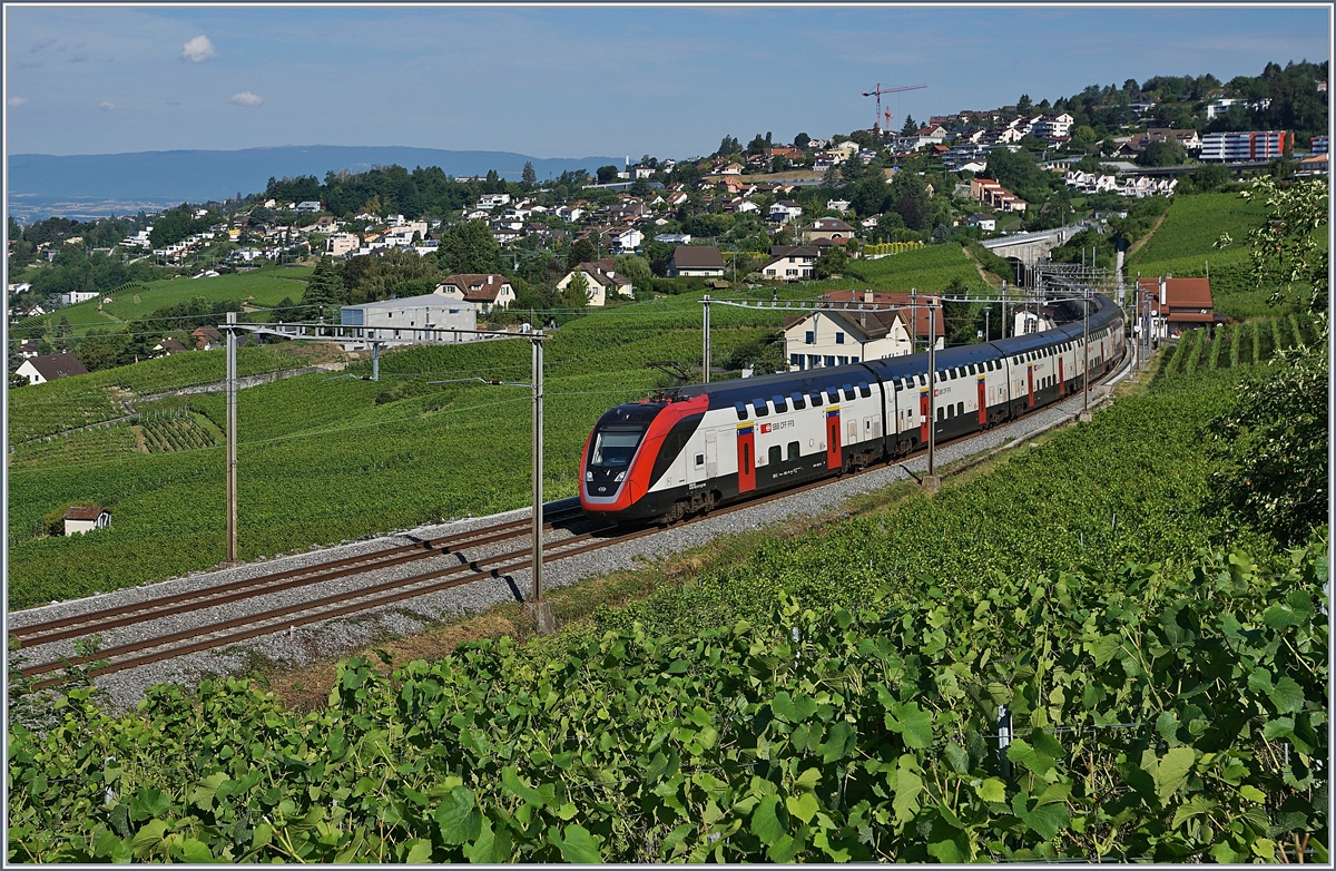 Zwei SBB RABDe 502  Twidexx  sind bei Bossière als IC 1 von Genève nach St.Gallen unterwegs. 

14. Juli 2020