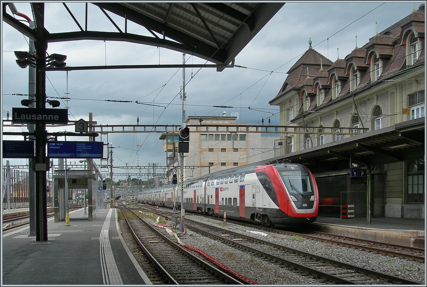 Ein SBB RABe 502  Twidexx  als IR 15 von Genève nach Luzern erreicht Lausanne.


4. Juni 2025