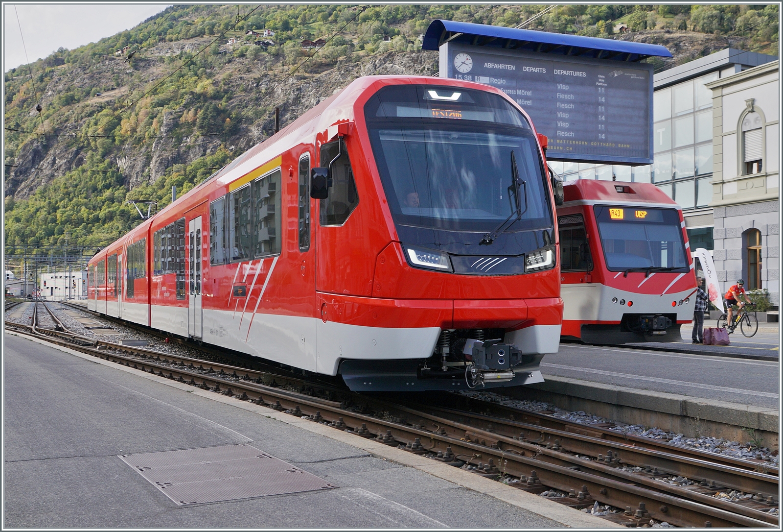 Während einige MGB ABeh 8+12  Orion  bereits im Einsatz stehen, absovliert der ABeh 8/12 311 in Brig noch eine Testfahrt. 

19. Oktober 2023