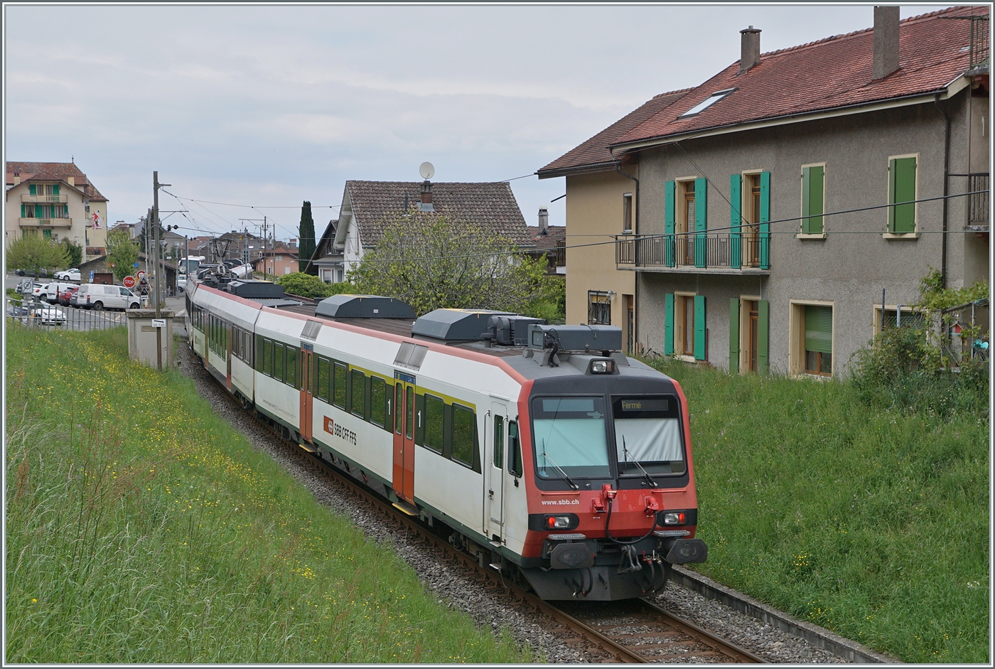 Zwei SBB RBDe 560 erreichen als RegionAlps R91 6120 von Brig erreicht sein Ziel St-Gingolph (Suisse).

24. April 2024