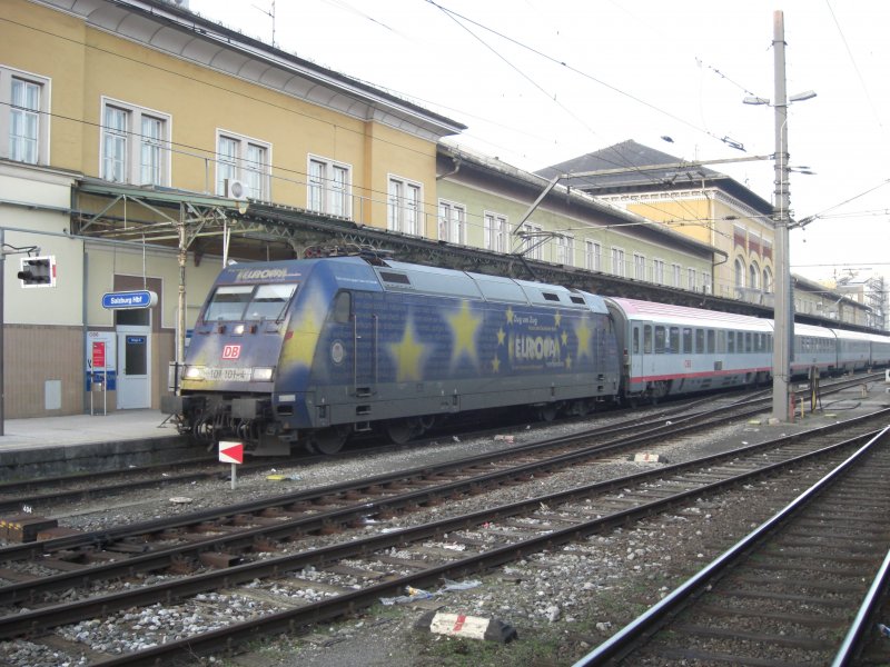 101 101-4 am 30.12 2008 im Salzburger Hauptbahnhof.