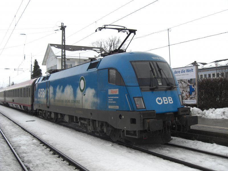 1016 023-2 als  Kjoto Express  am Zugende im Bahnhof von Prien am
Chiemsee. Fotografiert am 27. Februar 2009.