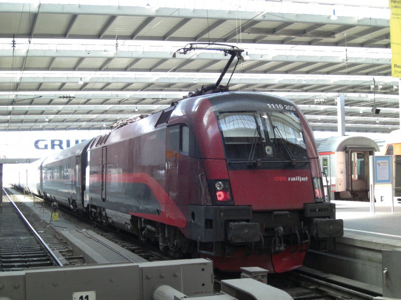 1116 205-4  Sprit of Europa  aufgenommen am 31. August 2009 im Hauptbahnhof von Mnchen.