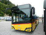 (252'216) - PostAuto Bern - BE 560'403/PID 11'936 - Solaris am 1. Juli 2023 in Laupen, Garage