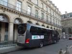 (166'721) - Standing, Paris - CH 327 TY - Neoplan am 15.