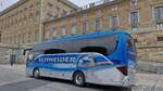 Setra S 512 HD, SO 28915, in Stockholm vor dem Schloss, Schneider Reisen und Transport AG, Langendorf, Aufgenommen am 11.