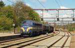 MY 1158 der Contec und die CFL 266 032 dieselten mit einem sehr langen Transwaggonzug durch Fredericia. Tusind tak til Lokfreren !!! 1.5.11